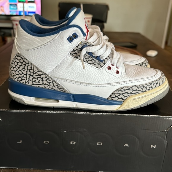 Air Jordan 3 (Retro) - Picture 3 of 7